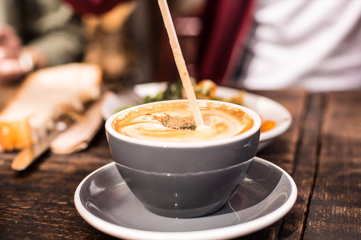 A relaxed coffee stop on a private full-day Los Angeles tour